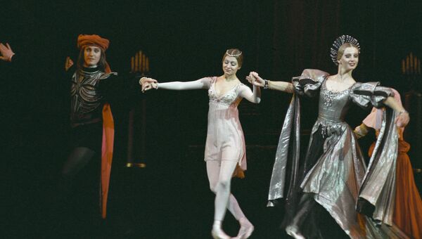 Сцена из балета Прокофьева Ромео и Джульетта в постановке Юрия Григоровича