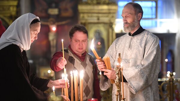 Панихида в Богоявленском кафедральном соборе в Москве по погибшим в авиакатастрофе Ту-154 в Сочи