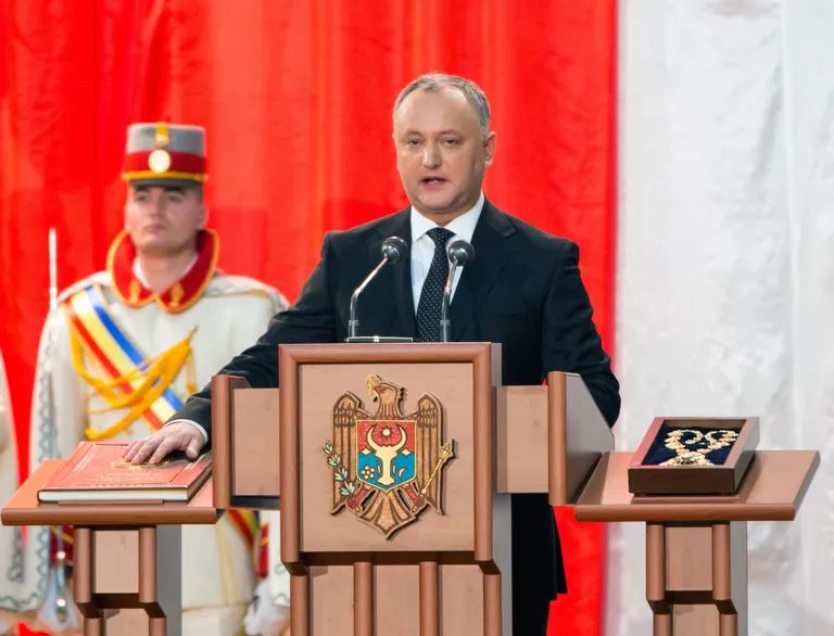 Избранный президент Молдавии Игорь Додон во Дворце Республики во время церемония инаугурации Избранный президент Молдавии Игорь Додон во Дворце Республики во время церемония инаугурации