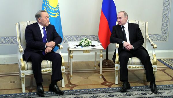 Президент РФ Владимир Путин и президент Казахстана Нурсултан Назарбаев во время встречи в Санкт-Петербурге. 26 декабря 2016