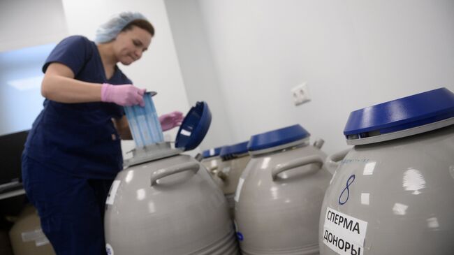 Криохранилище биоматериалов в Научно-образовательном Центре вспомогательных репродуктивных технологий имени Фредерика Паулсена в Москве. 2016 год 