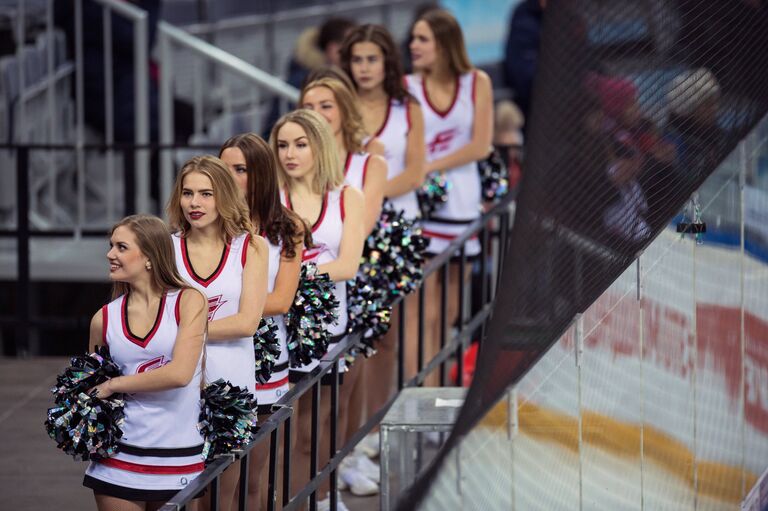 Группа поддержки хоккейного клуба Авангард Черри в Омске