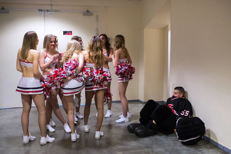 Группа поддержки хоккейного клуба Авангард Черри в Омске