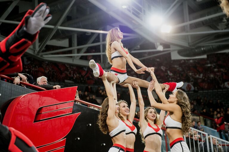 Группа поддержки хоккейного клуба Авангард Черри в Омске