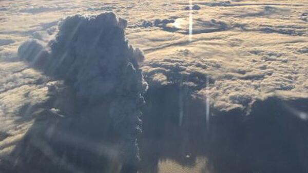 Извержение вулкана Богослов. Архивное фото