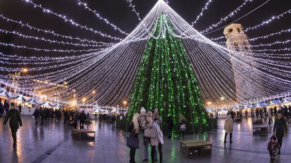 Новогодняя елка на Соборной площади в Вильнюсе, Литва
