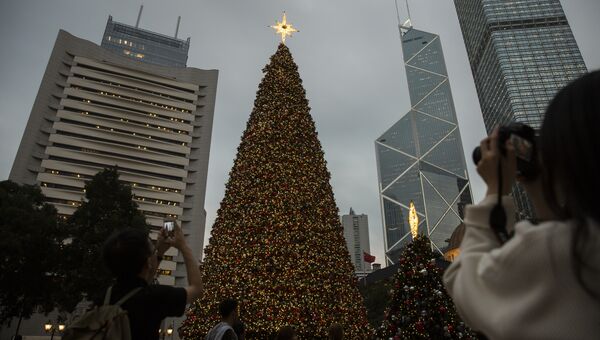 Новогодняя елка в Центральном районе Гонконга