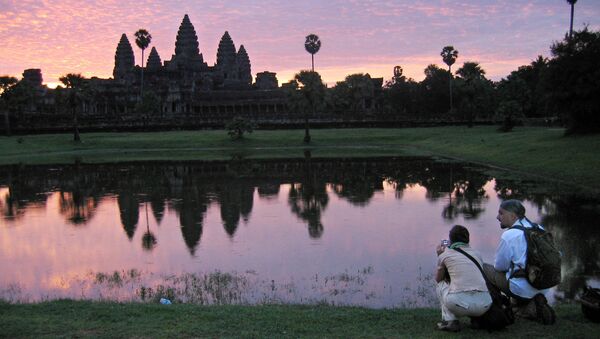 Туристы во время посещения Ангкор-Вата, Камбоджа