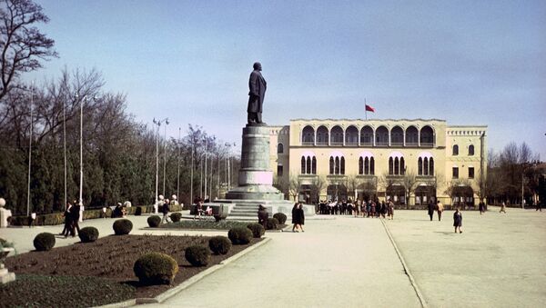 Здание обкома КПСС в Грозном, Чечено-Ингушская АССР, 1969 год