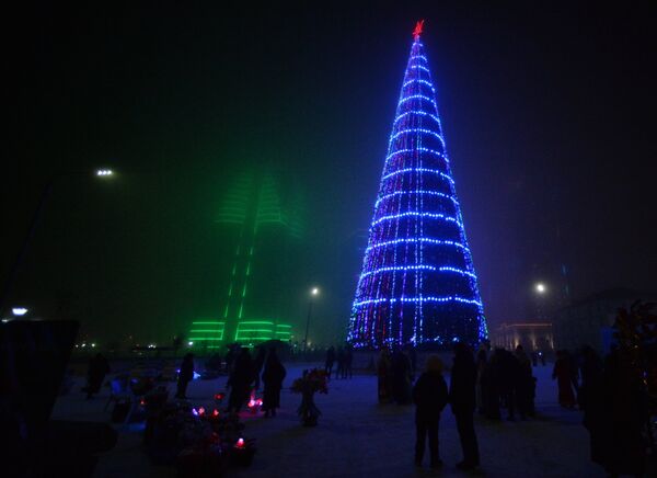 Главная новогодняя ёлка в центре Грозного