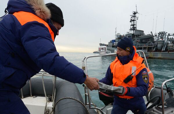 Поисково-спасательная операция на месте крушения самолета Ту-154 в Черном море у берегов Сочи. 28 декабря 2016