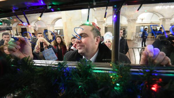 Начальник Московского метрополитена Дмитрий Пегов на церемонии запуска новогоднего поезда Московского метро