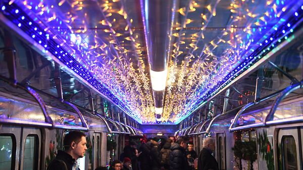 Запуск новогоднего поезда Московского метрополитена. Архивное фото