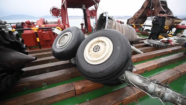 Фрагменты самолета Ту-154, потерпевшего крушение над Черным морем у берегов Сочи