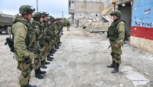 Работа инженеров Международного противоминного центра Вооруженных Сил России в освобожденном Алеппо. Архивное фото