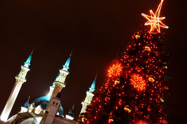 Новогодняя иллюминация на мечети Кул-Шариф в Казани
