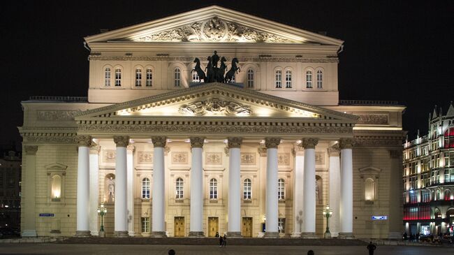 Вид на здание Государственного Академического Большого театра в Москве