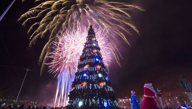 Праздничный фейерверк в честь наступления 2017. Архивное фото