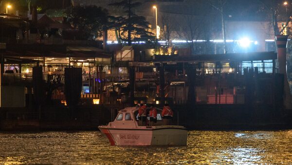 Турецкая береговая охрана возле ночного клуба Reina, где был теракт. 1 января 2017 года. Архивное фото