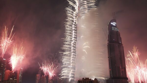 Фейерверк в Бурдж-Халифа во время встречи Нового 2017 года в Дубае