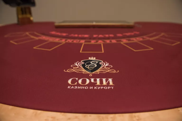 Игорный стол с логотипом Сочи Казино и Курорт Игорный стол с логотипом Сочи Казино и Курорт