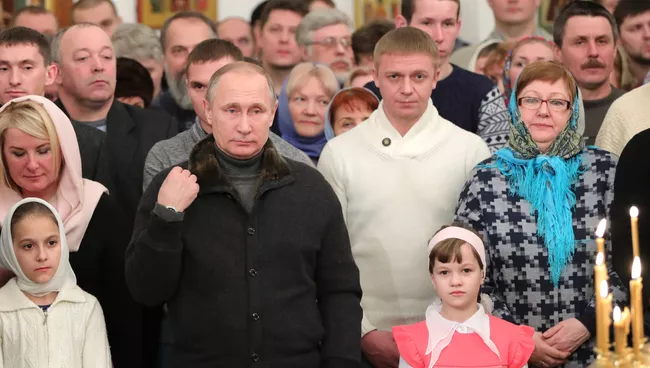 Президент РФ В.Путин посетил Рождественское богослужение