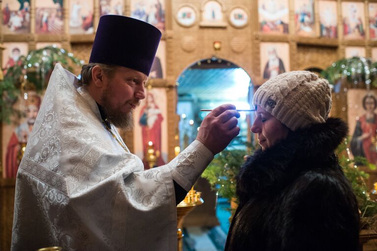 Рождественское богослужение в храме Архистратига Михаила в селе Ермаковка Омской области