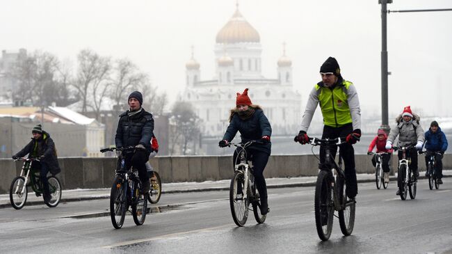 Первый зимний велопарад в Москве