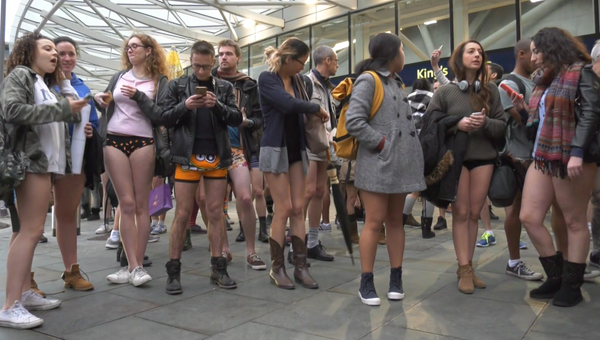 День без штанов – как прошел ежегодный флешмоб в Лондоне и Берлине