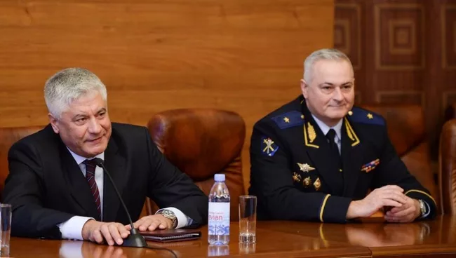 Министр внутренних дел Владимир Колокольцев и начальник Следственного департамента МВД Александр Романов