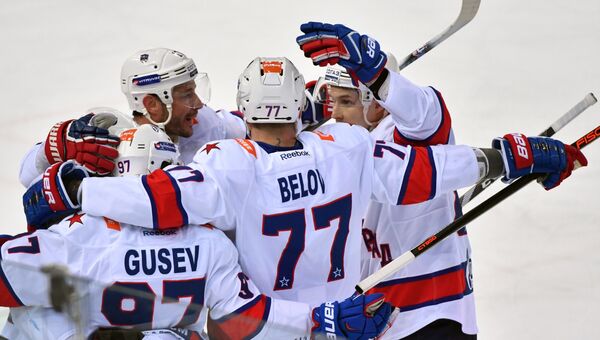 Игроки СКА радуются заброшенной шайбе в матче регулярного чемпионата КХЛ между ПХК ЦСКА и ХК СКА