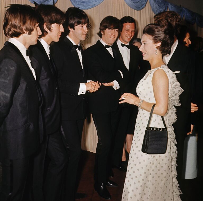 Участники группы The Beatles с принцессой Маргарет