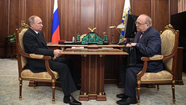 Президент РФ Владимир Путин и ректор МГУ Виктор Садовничий во время встречи в Кремле. 10 января 2017