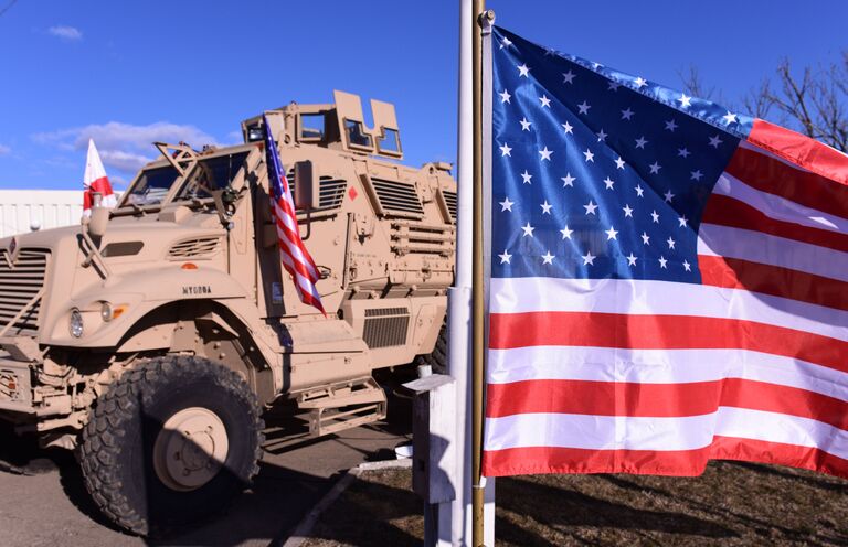 Военная техника и флаг США Военная техника и флаг США