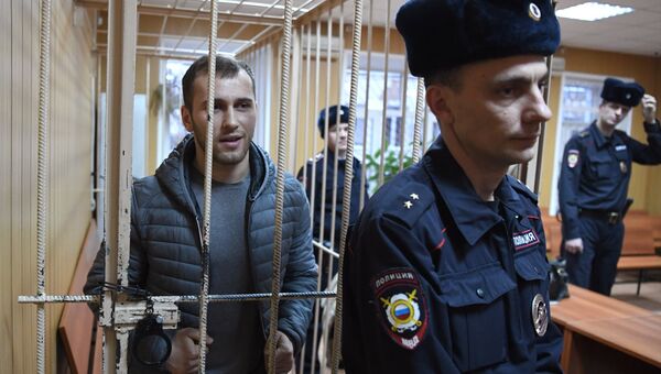 Подозреваемый в хулиганстве Ислам Муртазалиев на заседании Тверского суда города Москвы. 10 января 2017