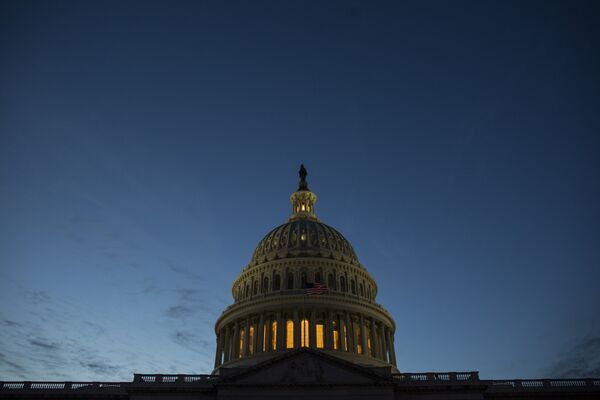 Здание Конгресса США на Капитолийском холме в Вашингтоне Здание Конгресса США на Капитолийском холме в Вашингтоне