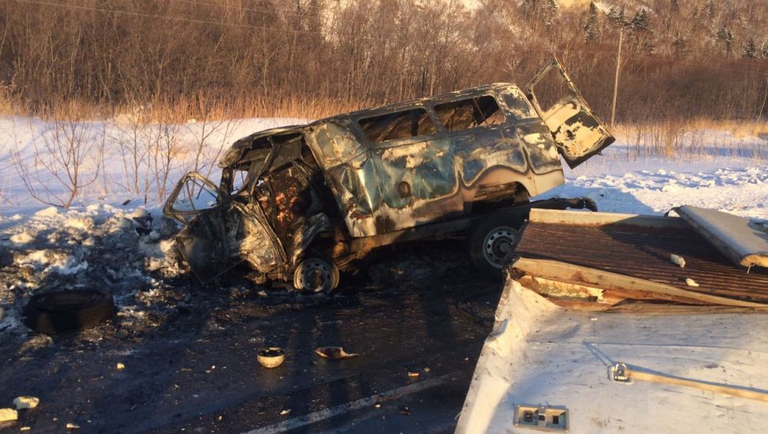 На месте ДТП с участием машины скорой помощи в Макаровском районе Сахалинской области. 11 января 2017