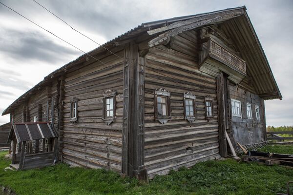 Жилой деревянный дом в деревне Кинерма в Карелии