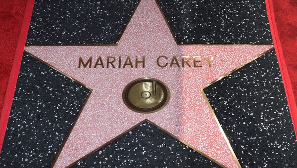 Звезда Мэрайи Кэри на голливудской Аллее славы. Архивное фото