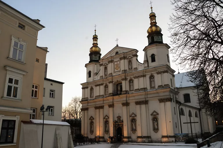 Бернардинский костел в Кракове Бернардинский костел в Кракове