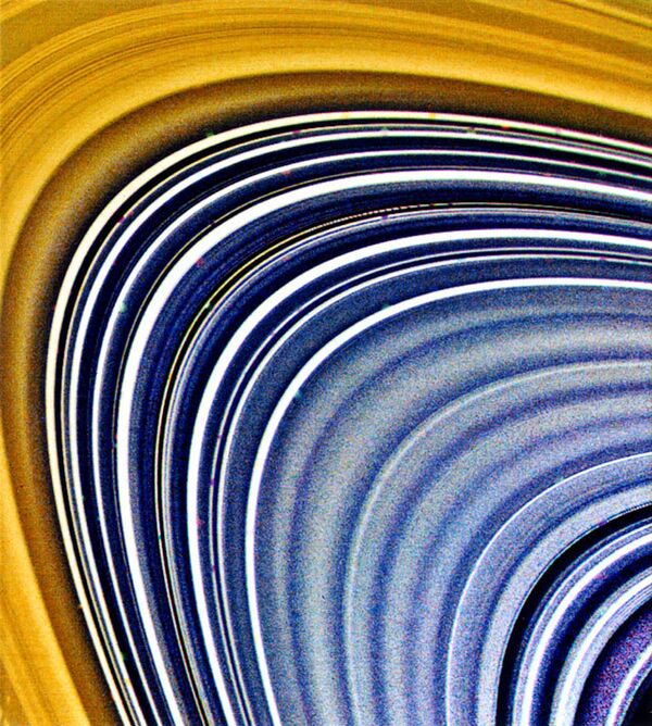 Кольца Сатурна снятые зондом Вояджер