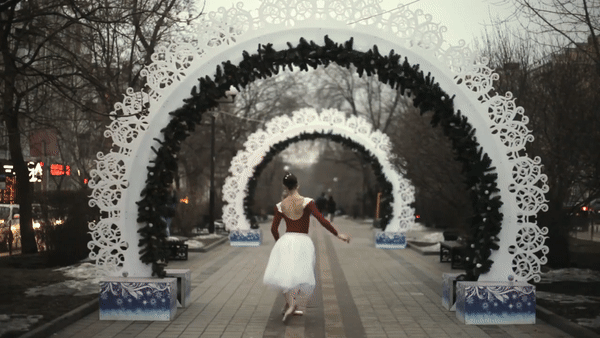 В Ростове балерина исполнила танец на морозе