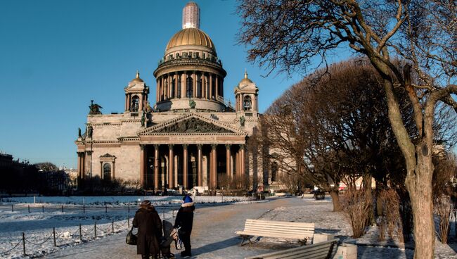 Власти Петербурга решили передать Исаакиевский собор РПЦ. Архивное фото