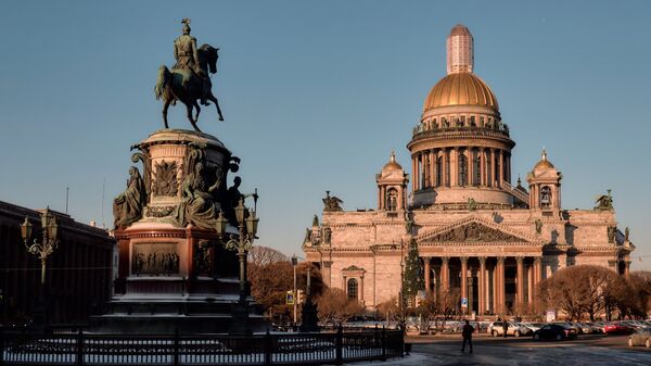 Памятник Николаю I у Исаакиевскиевского собора в Санкт-Петербурге