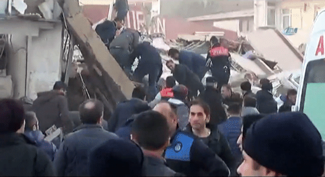 Обрушение здания в Стамбуле