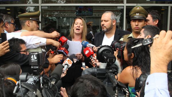 Наталиа Компаньон, невестка президента Чили Мишель Бачелет, у здания суда. 16 декабря 2016