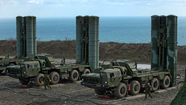 Зенитный ракетный комплекс С-400 Триумф. Архивное фото