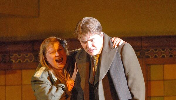 Лариса Гоголевская и Эдуард Цанга на сцене Мариинского театра. Архивное фото