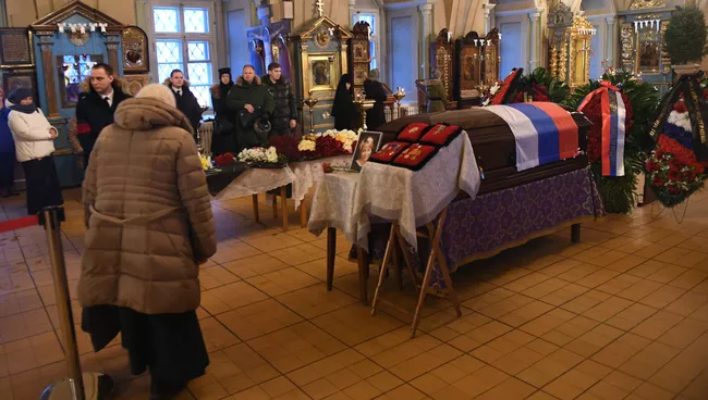 Прощание с погибшими при крушении самолета Ту-154. Архивное фото