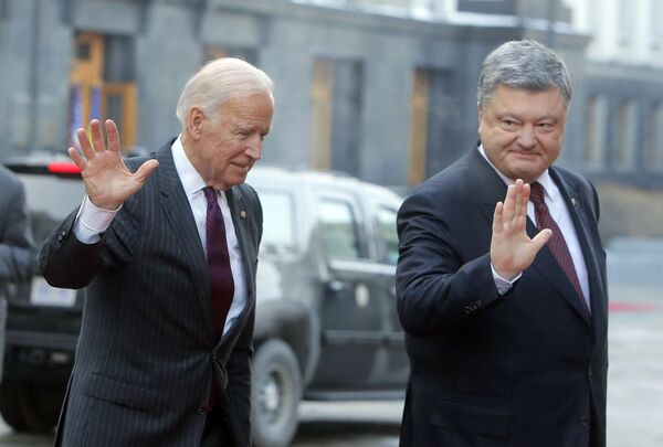 Вице-президент США Джо Байден и президент Украины Петр Порошенко перед встречей с журналистами. 16 января 2017 Вице-президент США Джо Байден и президент Украины Петр Порошенко перед встречей с журналистами. 16 января 2017